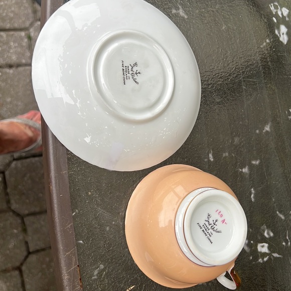 Vintage ROYAL CHELSEA English teacup and saucer. - Picture 5 of 9